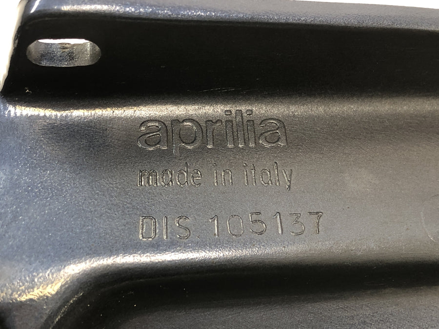 Aprilia RST 1000 Futura [2002] - Portador da caixa do suporte da mala à esquerda