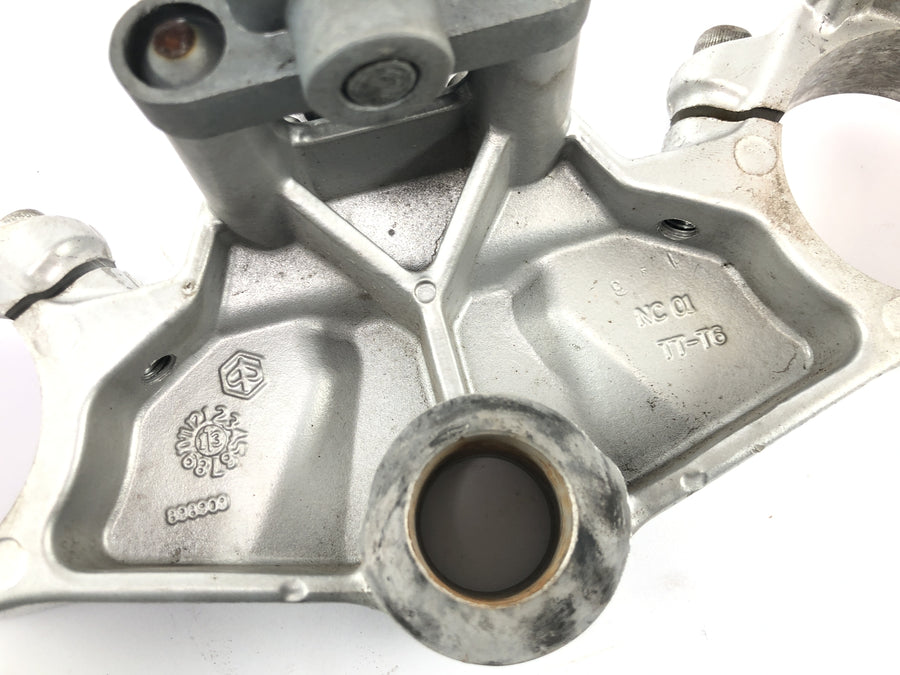 Aprilia RS 125 TW [2017] - ponte superior do garfo com trava de ignição da ponta do guidão e trava do assento