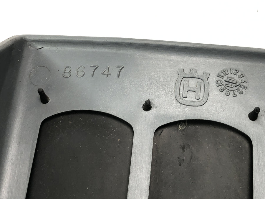 Husqvarna TE 610 E Dual H7 [1999] - Tampa do filtro de ar da carenagem