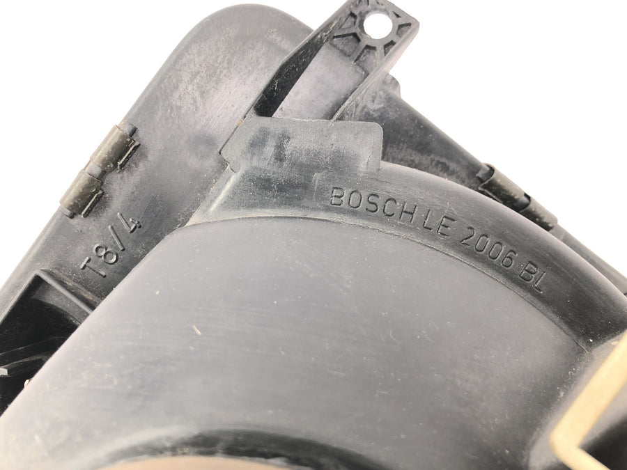 BMW K 1100 LT [1993] - Inserção da lâmpada do farol Bosch LE2006BL