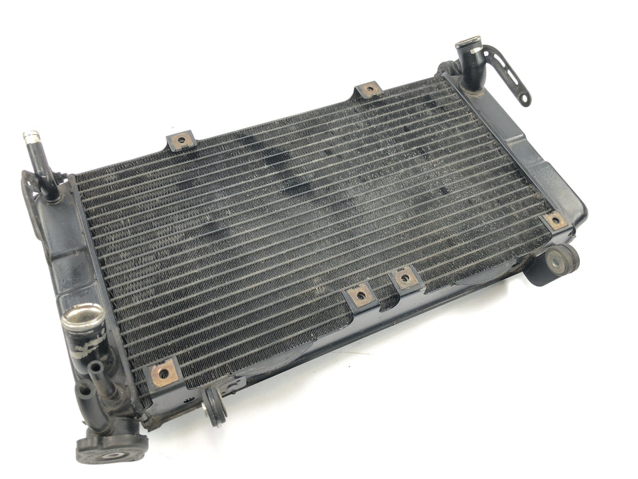 Yamaha YZF 750 R 4HN [1995] - Sistema de refrigeração do radiador a água frontal do radiador