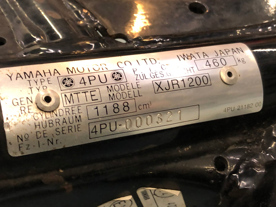 Yamaha XJR 1200 4PU [1995] - quadro com papéis