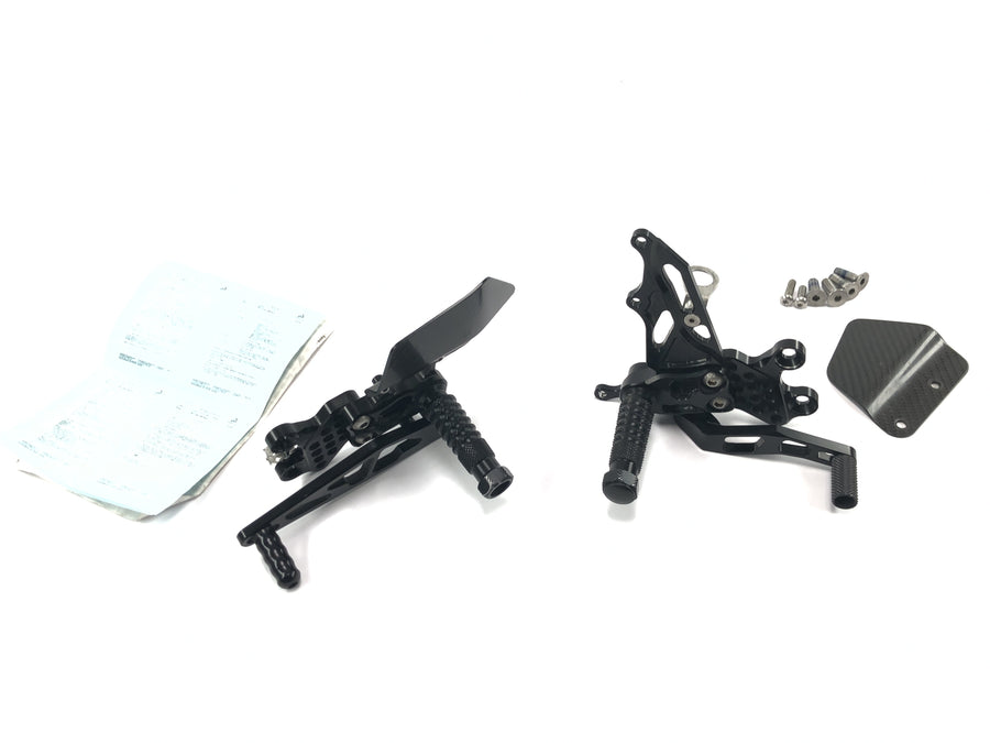 Suzuki GSX R 1000 WVB6 K6 [2006] - Sistema de apoio para os pés Gilles Tooling com relatório de apoio para os pés do motorista