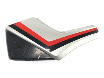 Honda CBX 750 RC17 [1984] - Tampa lateral no revestimento do lado esquerdo revestimento