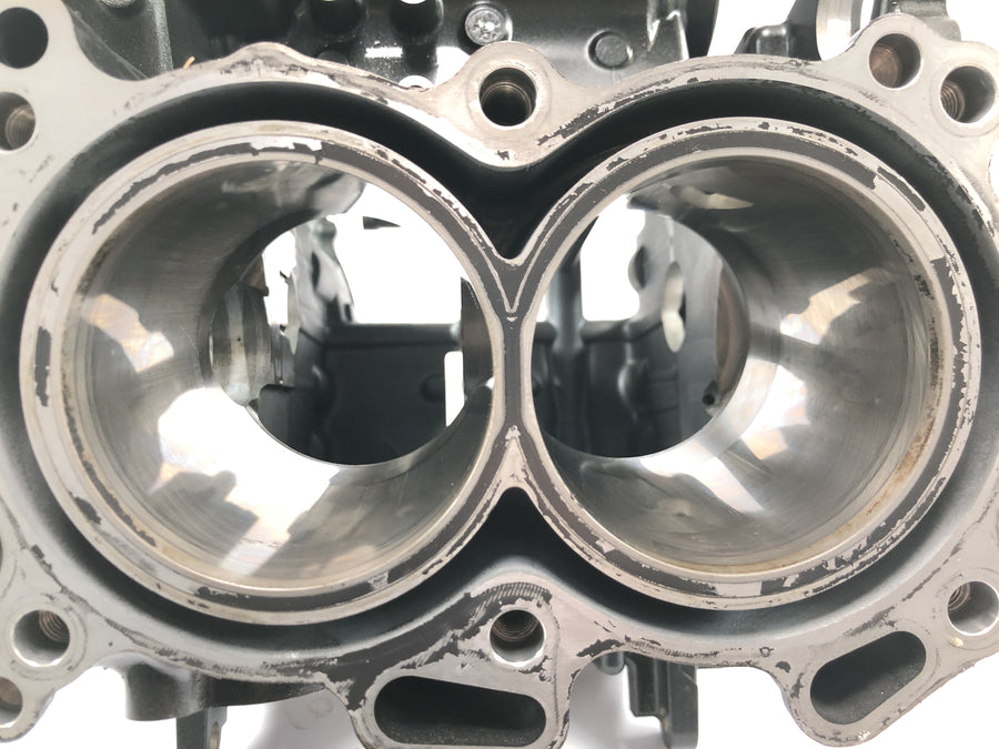 Yamaha MT07 RM04 [2014] - Carcaça do motor com bloco de motor com cárter de pistão