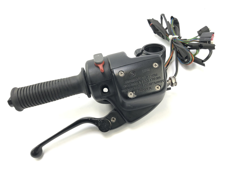 BMW R 1100 S R11S [2005] - Encaixes do guidão à direita com um interruptor de direção de direção e bomba de freio de mão