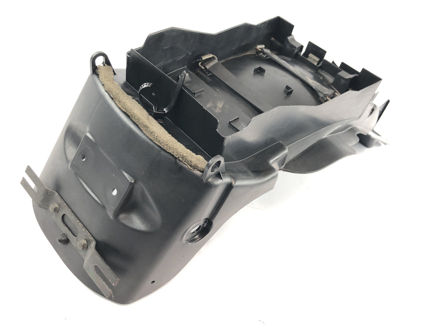 Yamaha XJR 1200 4PU [1996] - Proteção interna contra respingos do para-lama traseiro
