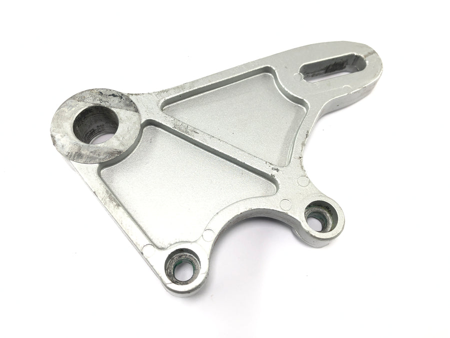 Cagiva Planet 125 [1998] - Fixação da pinça do freio com placa de ancoragem traseira