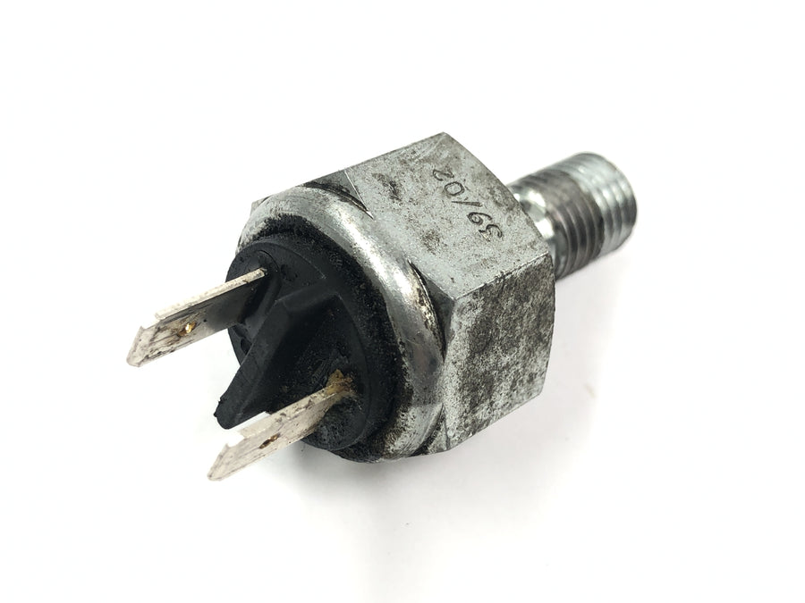Triumph Tiger 955i 709EN [2003] - Interruptor de pressão do óleo, sensor de pressão do óleo, interruptor de óleo