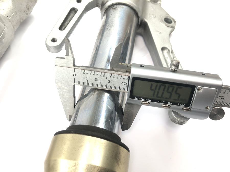 Yamaha YZF R1 RN04 [2001] - Garfo Suspensão Upsidedown com eixo