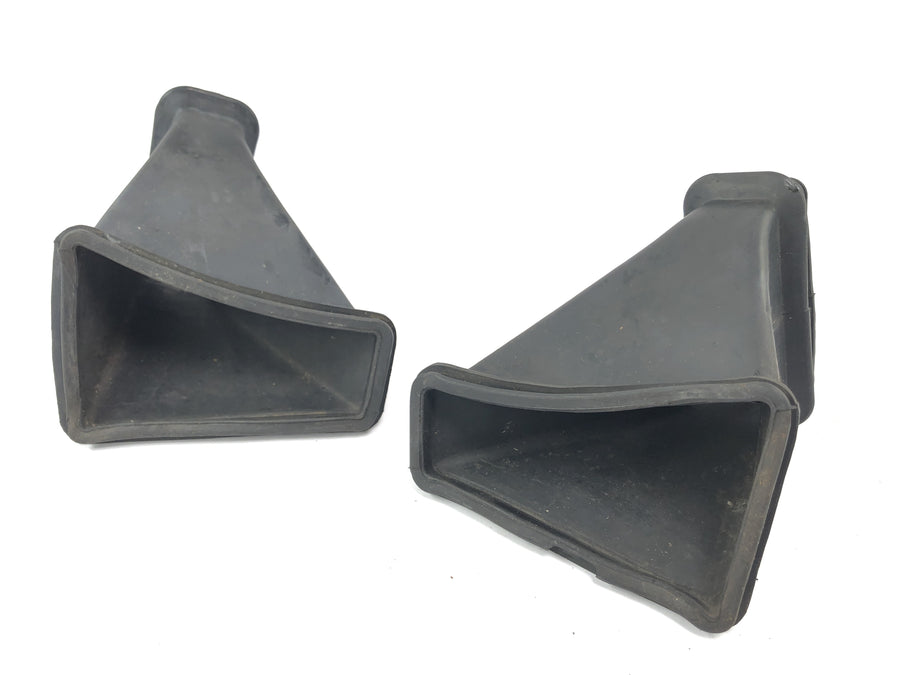 Honda GL 500 Silversching PC02 [1982] - Ingestão do conector da caixa de ar em mangueiras de borracha