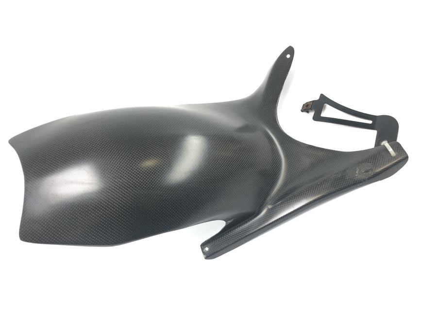Moto Guzzi Stelvio 1200 8V [2016] - Protetor contra respingos de carbono na tampa da roda traseira