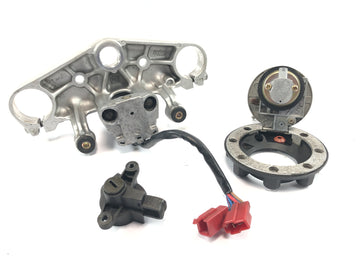 Yamaha XJR 1200 4PU [1996] - ponte superior do garfo com fechadura de ignição, trava da tampa do tanque - 0