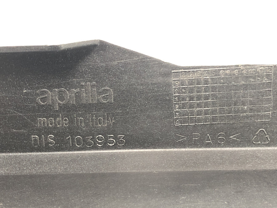 Aprilia SL 1000 FALCO PA [2000] - Tampa da roda traseira de proteção contra corrente da corrente