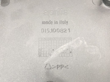 Aprilia Mille RSV 1000 ME [1999] - Carenagem inferior traseira da caixa da bateria da subestrutura traseira - 0