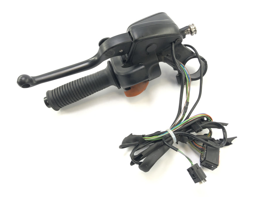 BMW R 1100 S R11S [2005] - Encaixes do guidão à direita com um interruptor de direção de direção e bomba de freio de mão