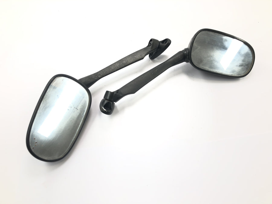 Honda CBR 125 R JC50 [2012] - Espelho retrovisor externo ajustado esquerdo e direito