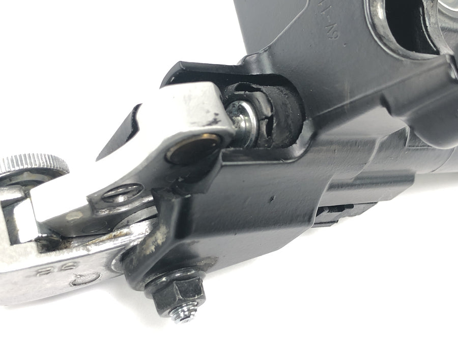Suzuki GSF 1250 SA Bandit WVCH [2007] - Encaixe do guiador da bomba de embraiagem esquerda