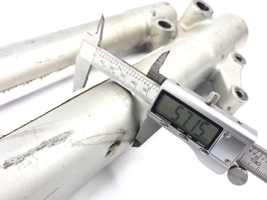 Yamaha TT 600 R DJ01 [1998] - Fork de suspensão Telegabel com eixo