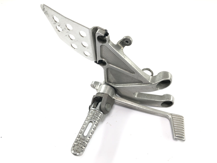 Honda CBR 600 RR PC37 [2004] - Sistema de apoio para os pés dianteiro direito com pedal de freio