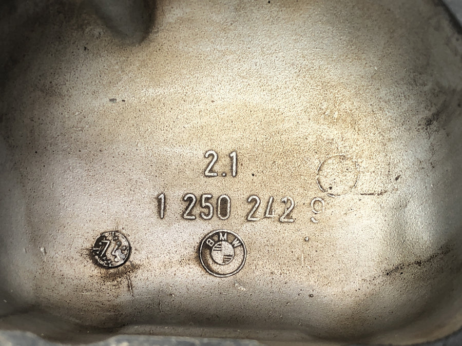 BMW R 75/5 [1973] - tampa da válvula à direita