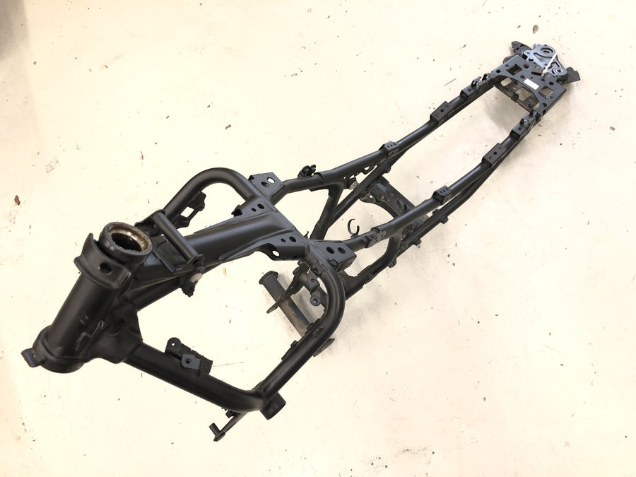 Yamaha MT07 RM04 [2014] - Moldura com papéis