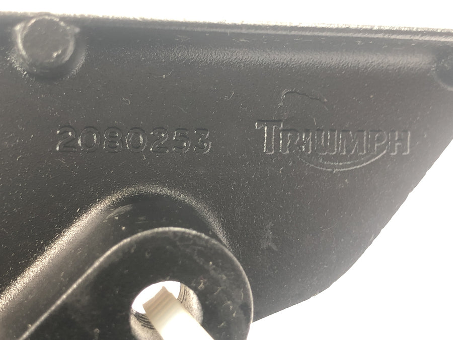 Triumph Daytona 1200 T300D [1994] - Sistema de apoio para os pés direito do motorista com pedal de freio