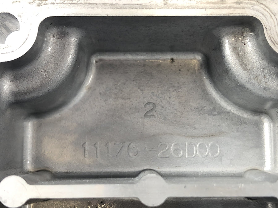 Suzuki GSF 1200 S Bandit WVA9 [2003] - Válvula de ventilação do motor Tampa da tampa da tampa