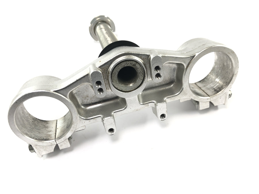 SWM RS 125 R B2 [2020] - Ponte inferior do garfo, parte inferior da cabeça de direção, braçadeira do garfo dianteiro