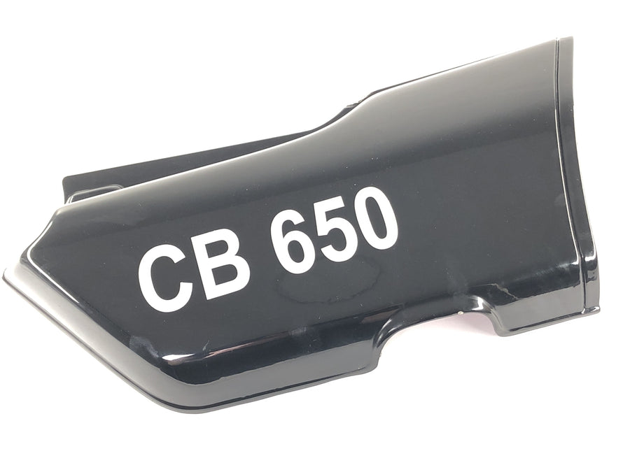 Honda CB 650 RC03 [1981] - Tampa lateral no revestimento direito