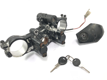 Beta RR 125 [2018] - Ponte superior do garfo com fechadura de ignição