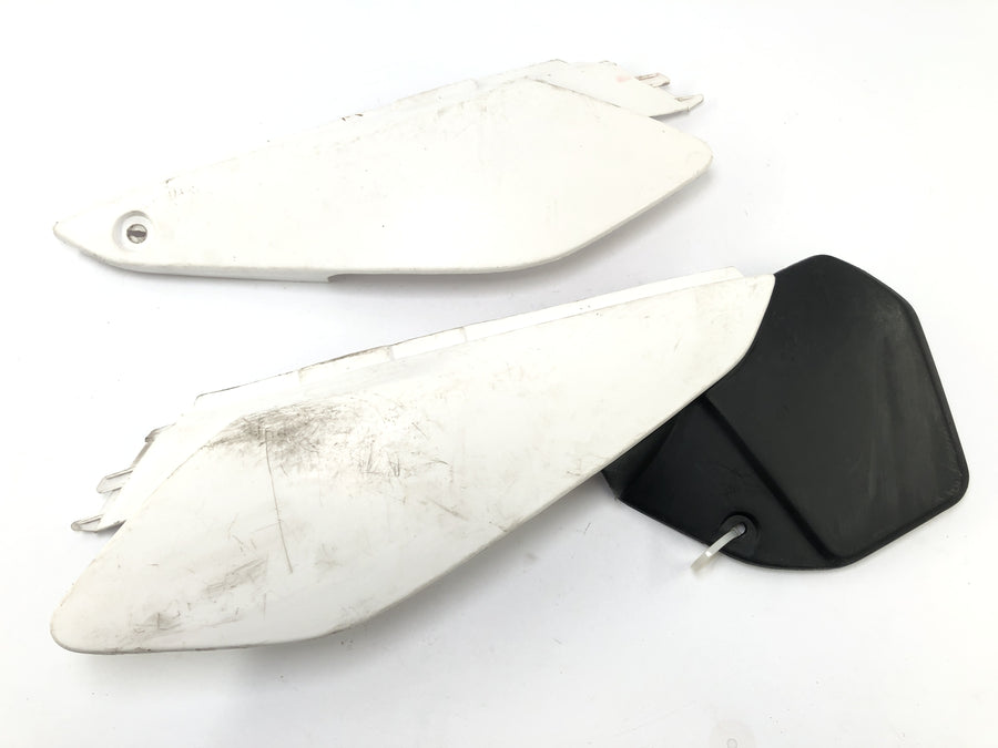 Yamaha DT 125 DE06 [2005] - Página revestimento à direita e esquerda
