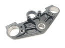 Triumph Daytona 900 T300 [1996] - montagem da cabeça de controle da braçadeira do guiador da ponte do garfo superior-4