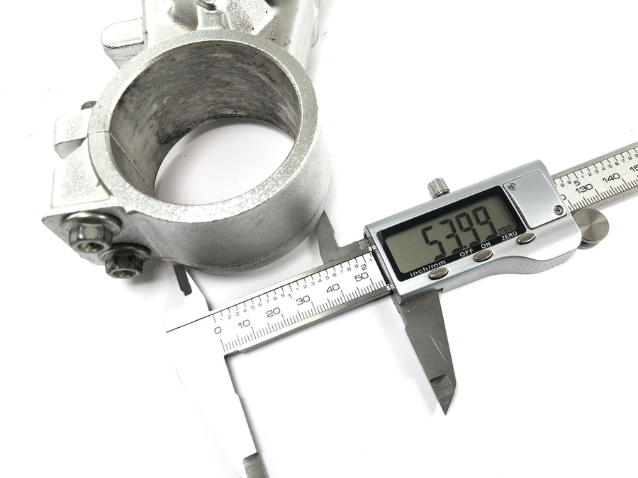 SWM RS 125 R B2 [2020] - Ponte inferior do garfo, parte inferior da cabeça de direção, braçadeira do garfo dianteiro
