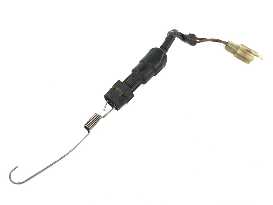 Kawasaki ZX -10 ZXT00B [1990] - Interruptor da luz de freio na parte traseira