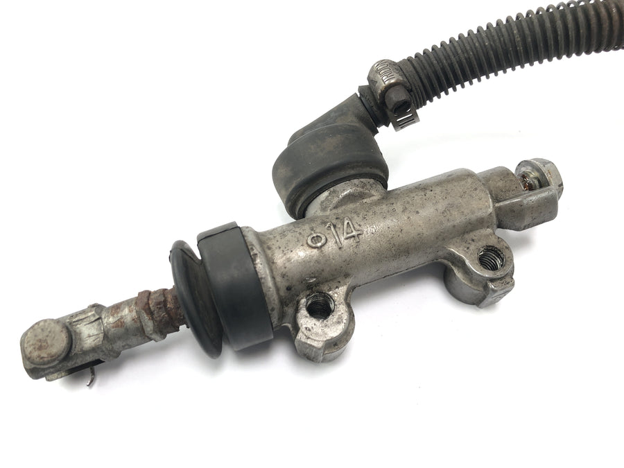 Kawasaki Z 1100 KZT10A [1984] - Bomba de freio na bomba de freio do pé traseiro