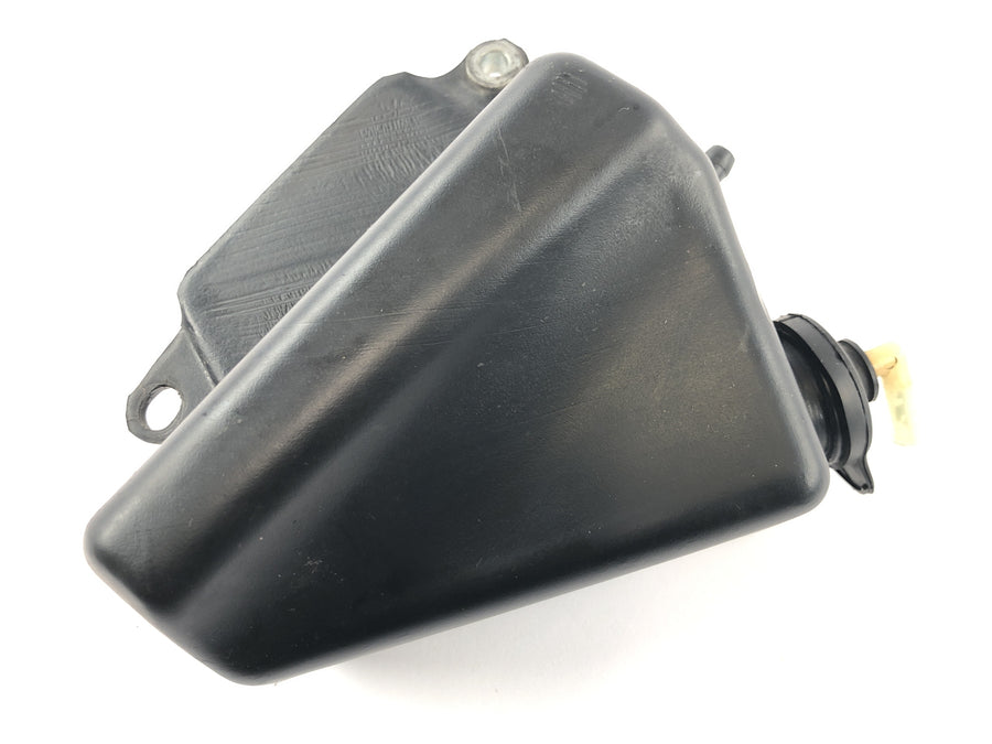Yamaha MT 03 RM02 [2007] - Tanque de expansão do líquido refrigerante