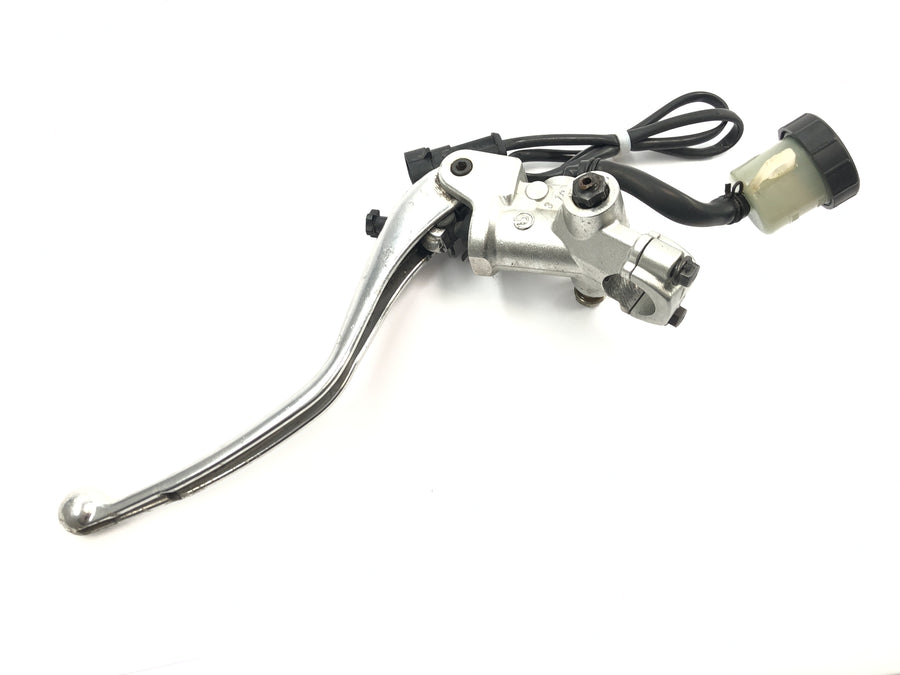 Aprilia RSV 1000 R [2004] - Montagem do guiador da bomba de embraiagem esquerda