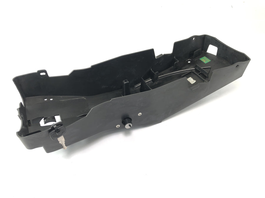 Triumph Speed Triple 1050 515NJ [2007] - Carenagem traseira, carenagem interna traseira, passagem traseira