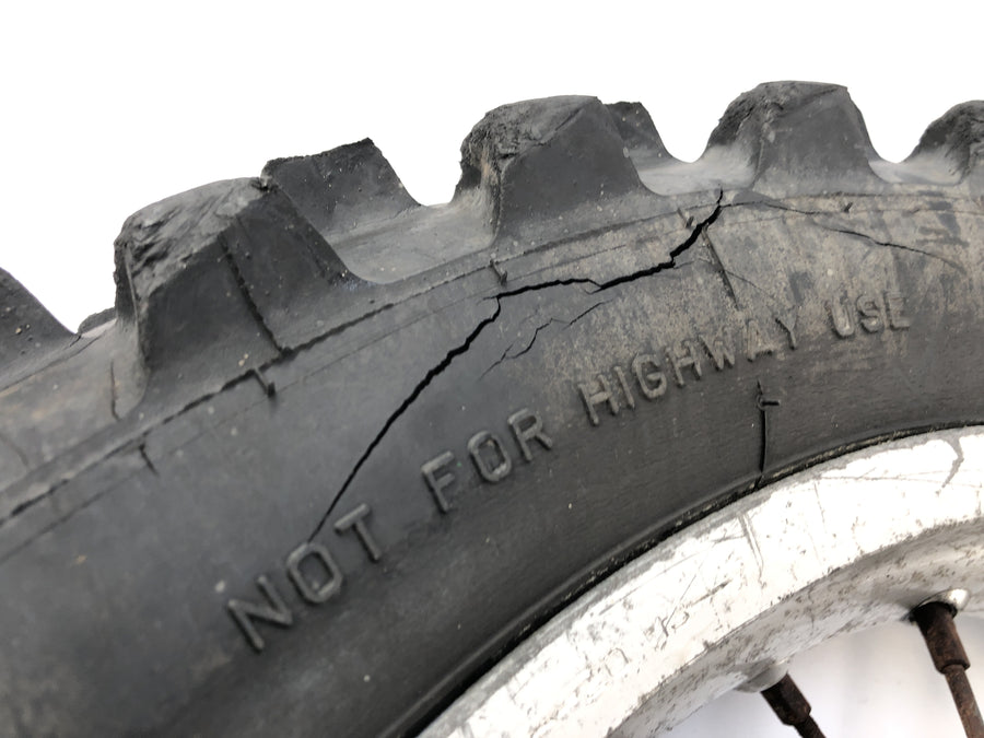 Yamaha TT 600 59X [1986] - Hinters RIM RAD 2,50 x 18 "Tires porosos