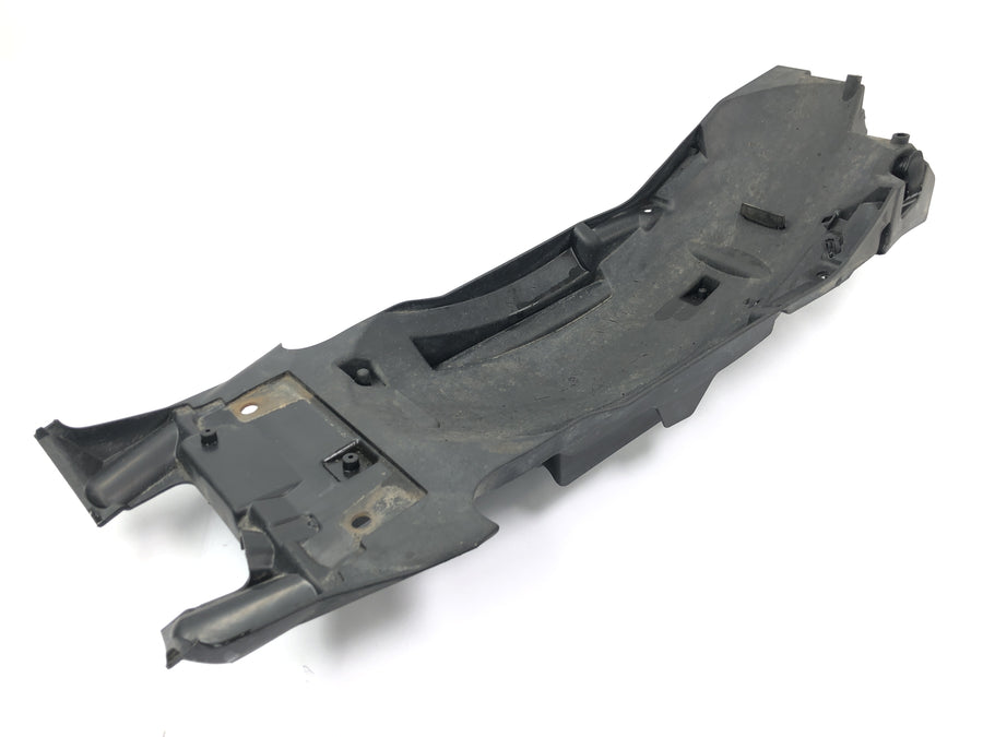 BMW R 1200 GS Adventure R12 [2012] - Proteção interna do Fender Splash, cobrindo a limpeza na parte traseira