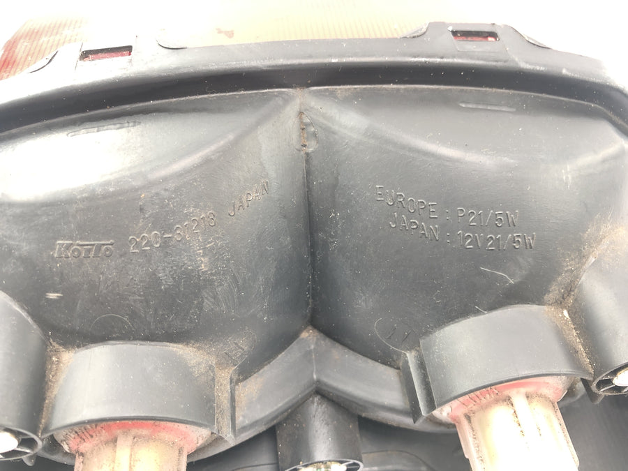 Yamaha XJR 1300 RP02 [1999] - Luz traseira da unidade de luz de freio