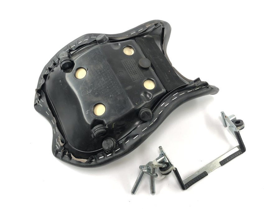 Kawasaki Ninja 125 Bx125b [2024] - Almofada do assento do motorista com parafuso de retenção