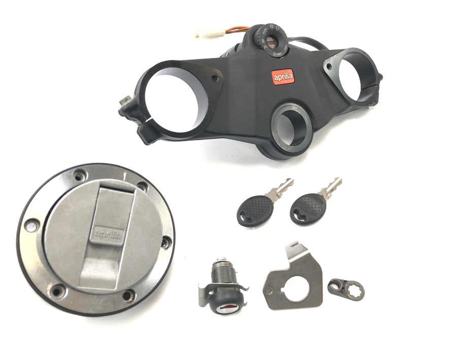 Aprilia RST 1000 FUTURA [2002] - Locksmith com o Fork Bridge acima do conjunto da tampa do tanque de bloqueio de ignição Conjunto de teclas