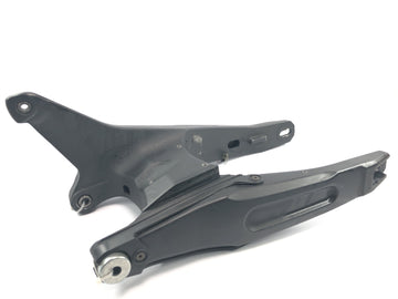 Yamaha MT 03 RM02 [2007] - Guia da roda traseira do braço oscilante
