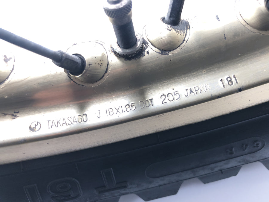Yamaha XT 500 1U6 [1981] - Roda traseira com raios dourados 1,85 x 18" com freio a tambor