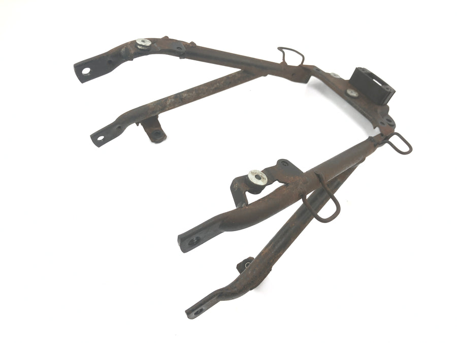 BMW C1 125 [2002] - Estrutura de suporte do quadro traseiro na traseira