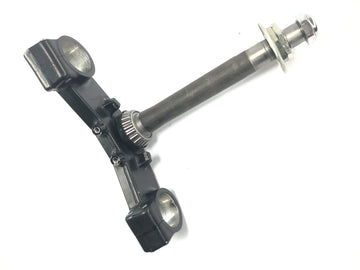 Triumph Daytona 900 T300D [1996] - ponte inferior do garfo, braçadeira da cabeça de controle