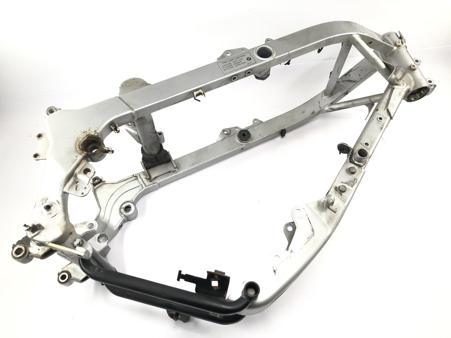 BMW F 650 GS R13 [2000] - Quadro principal com papéis