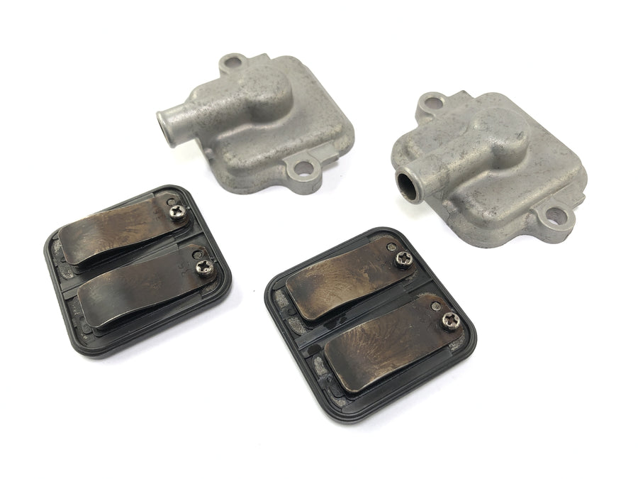 Kawasaki Z 1000 ZRT00A [2006] - Casal de ventilação do motor da tampa da válvula